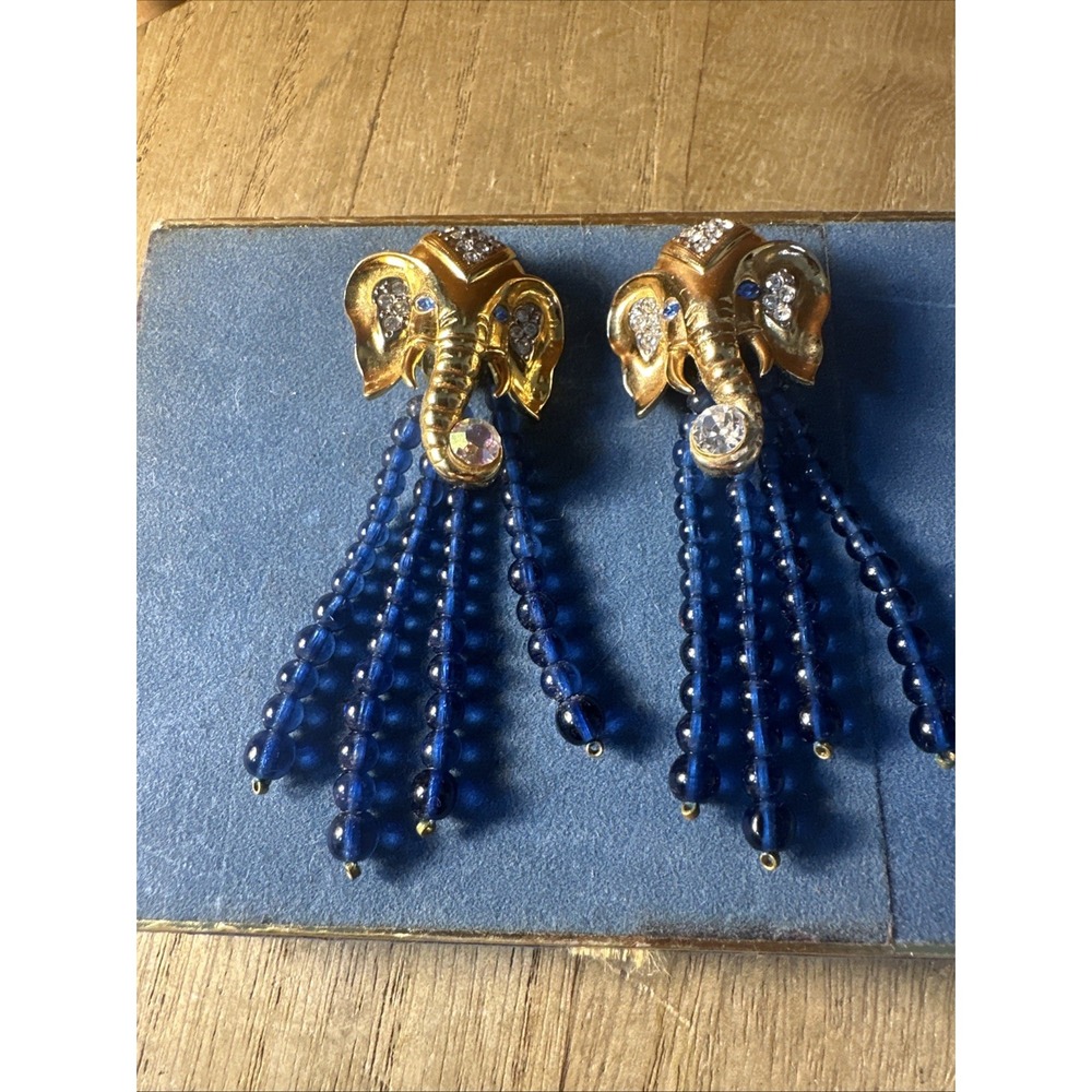 90's Elizabeth Taylor Elephant Walk Blue Sapphire Crystal Swarovski Clip Earring